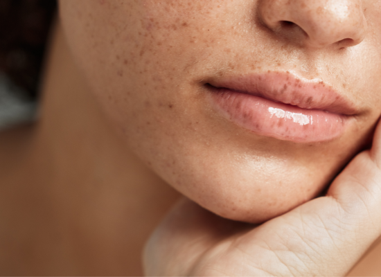 De sleutelingrediënten voor vollere en gehydrateerde lippen