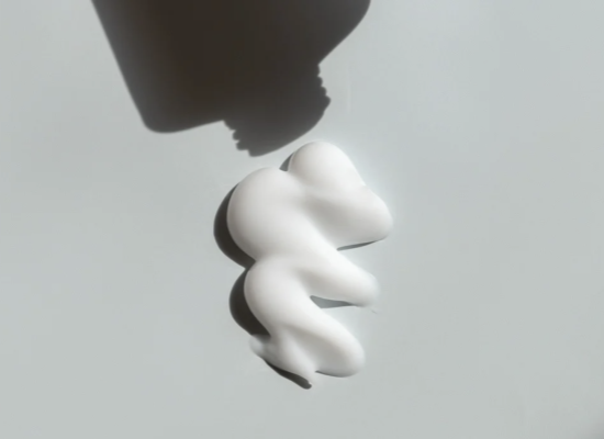 Hydrateren zonder te glanzen: het dilemma van de gemengde tot vette huid