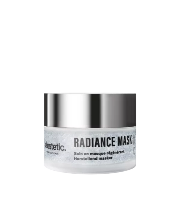 actieve kool, vitamines B3 & B5.